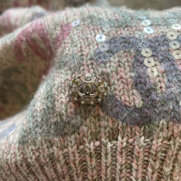 Chanel 22K logo beige pink sweater - Picture 7 of 9